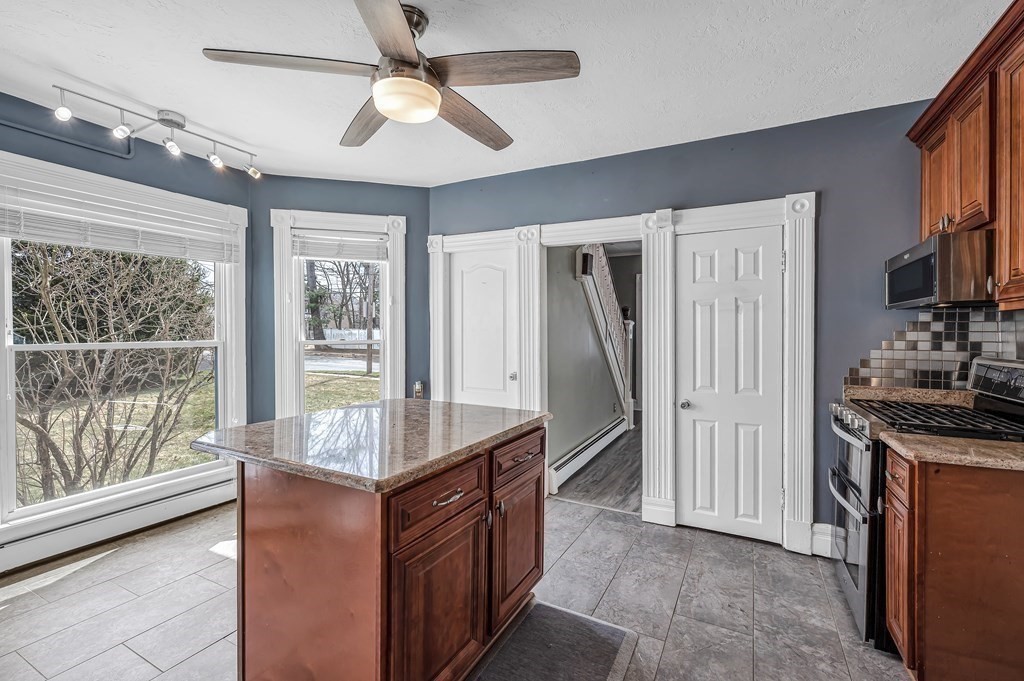 465 Allen Street Springfield, MA 01118 - Photo 9 of 37