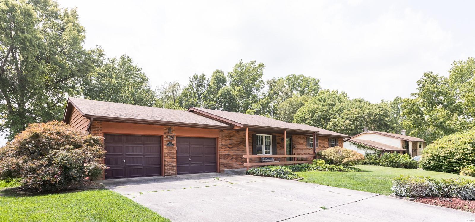 943 Olde Farm Road Troy, IL 62294 - Photo 2 of 38 Gallery Image 2