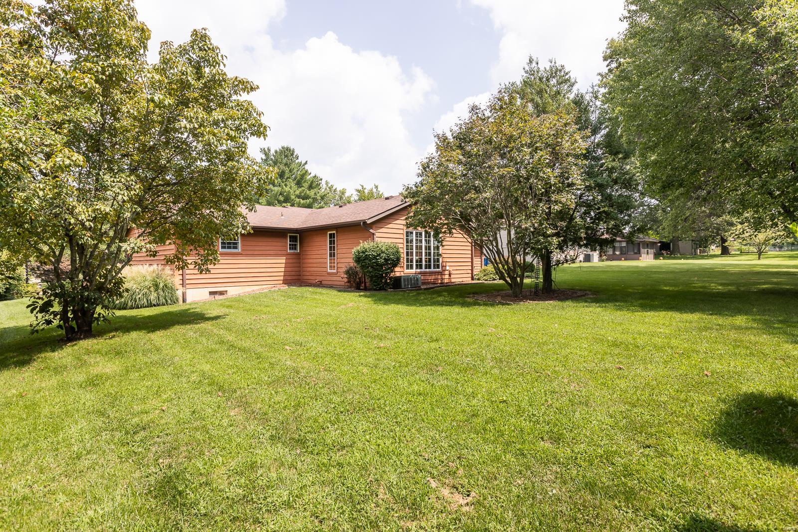 943 Olde Farm Road Troy, IL 62294 - Photo 36 of 38 Gallery Image 36