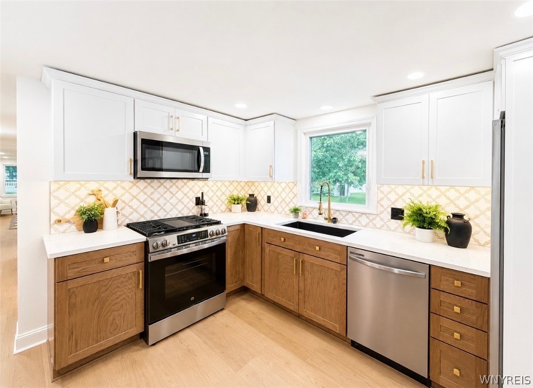 6921 Bear Ridge Road Pendleton, NY 14120 - Photo 4 of 43 Kitchen