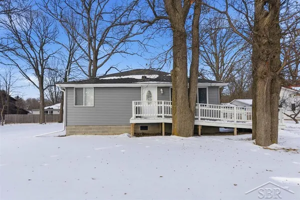 $155,000 | 3812 North Saginaw Road, Midland, MI 48640