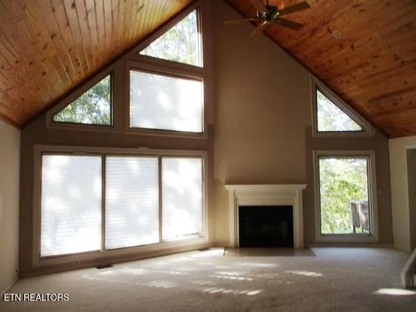 $524,400 | 212 Overlook Drive, Ten Mile, TN 37880