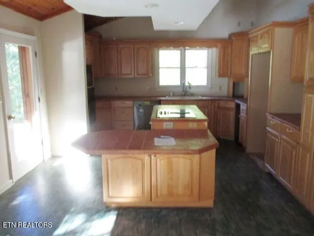 $684,450 | 212 Overlook Drive, Ten Mile, TN 37880