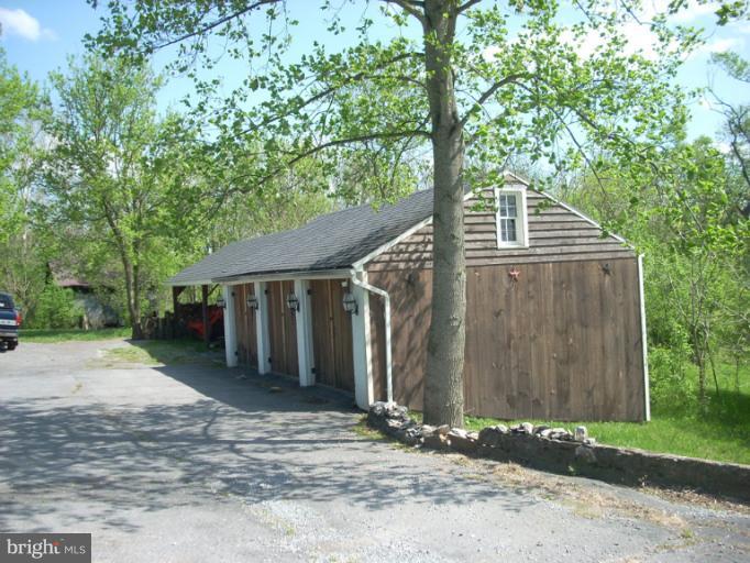 180 Briggs Road Berryville, VA 22611 - Photo 8 of 25 View