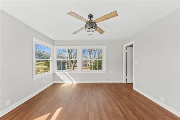 $399,900 | 425 Oakhill Drive, Denton, TX 76201