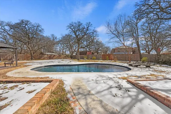 $399,900 | 425 Oakhill Drive, Denton, TX 76201