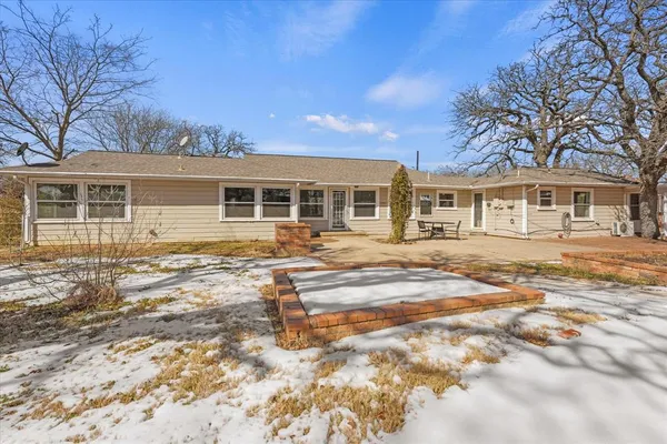 $399,900 | 425 Oakhill Drive, Denton, TX 76201