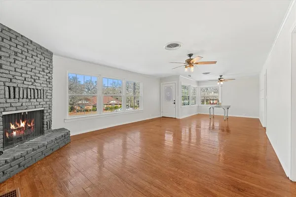 $399,900 | 425 Oakhill Drive, Denton, TX 76201