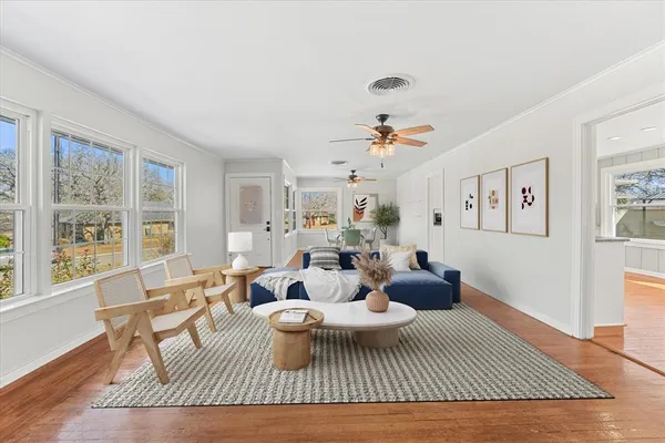 $399,900 | 425 Oakhill Drive, Denton, TX 76201