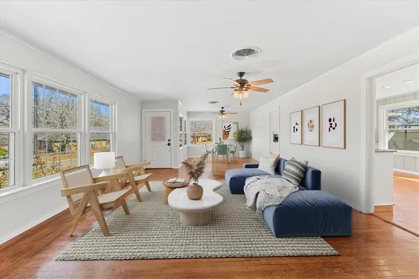 $399,900 | 425 Oakhill Drive, Denton, TX 76201