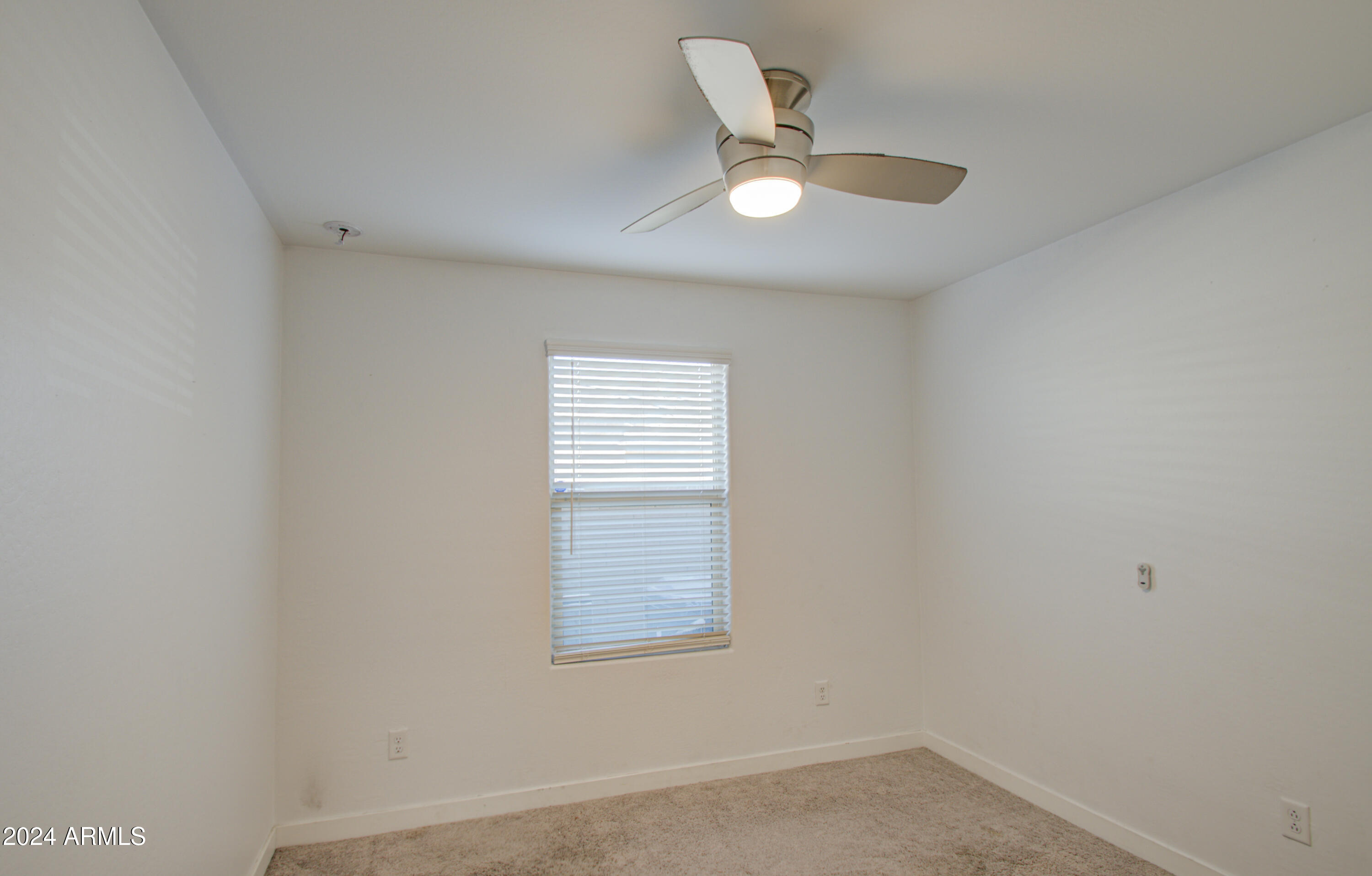 9612 West Trumbull Road Tolleson, AZ 85353 - Photo 23 of 36 Bedroom 2-pic 1