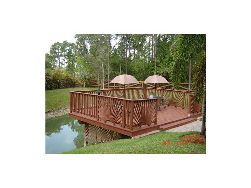 18604 North 43rd Road Loxahatchee, FL 33470 - Photo 5 of 16 Patio/Deck