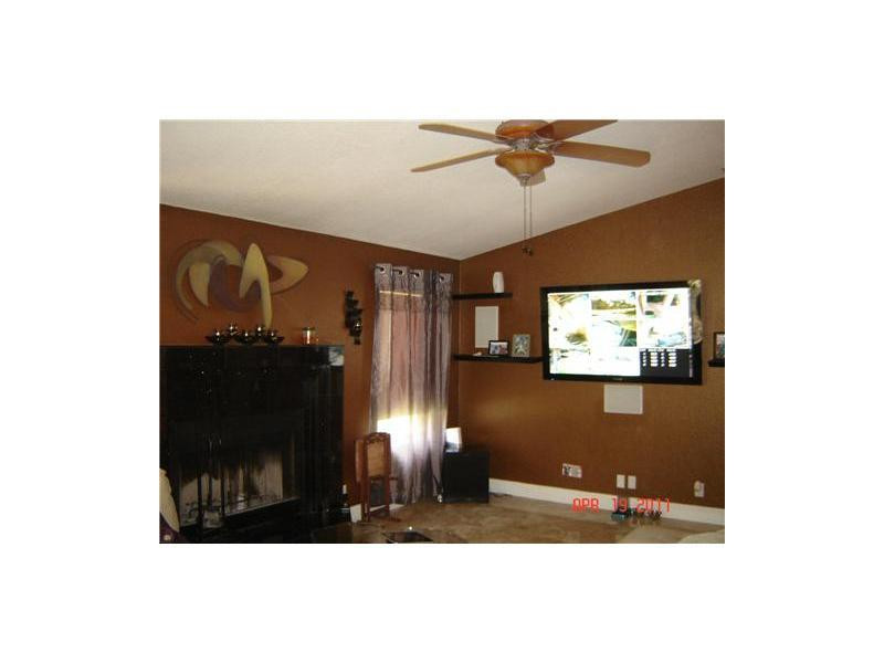 18604 North 43rd Road Loxahatchee, FL 33470 - Photo 9 of 16 Family/Great Room