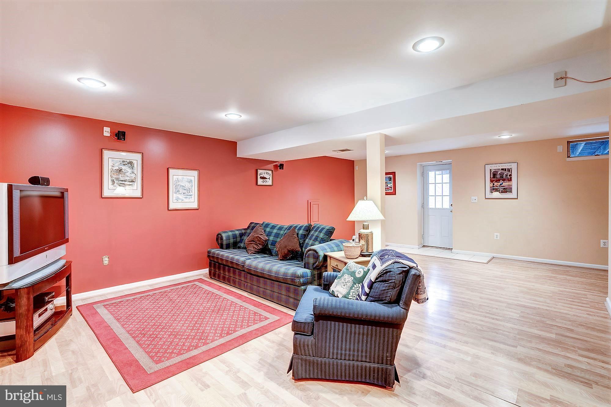 1390 Concord Point Lane Reston, VA 20194 - Photo 29 of 49 Perfect for relaxing and watching a movie