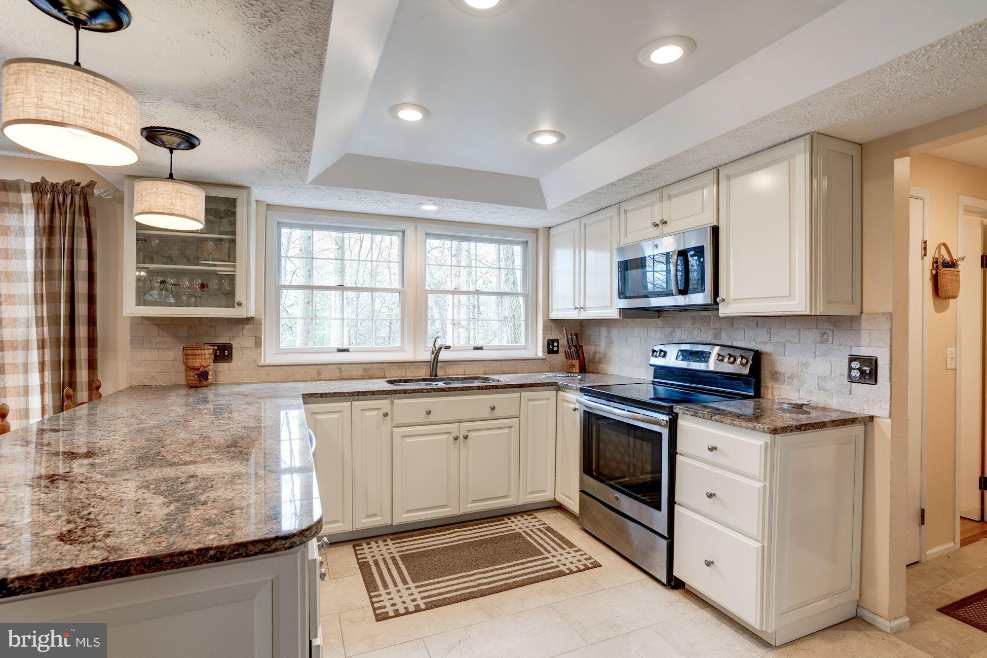 1390 Concord Point Lane Reston, VA 20194 - Photo 6 of 49 Granite countertops, marble backsplash and more!