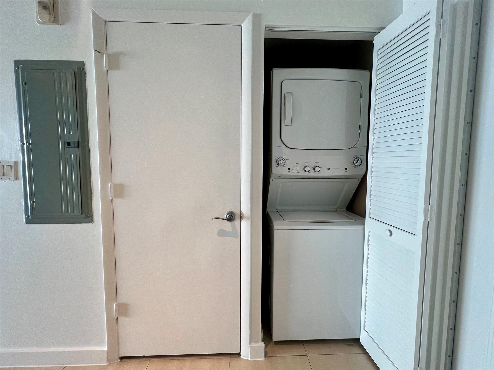 7280 Southwest 90th Street, Unit 304 Miami, FL 33156 - Photo 3 of 14 Photo 3