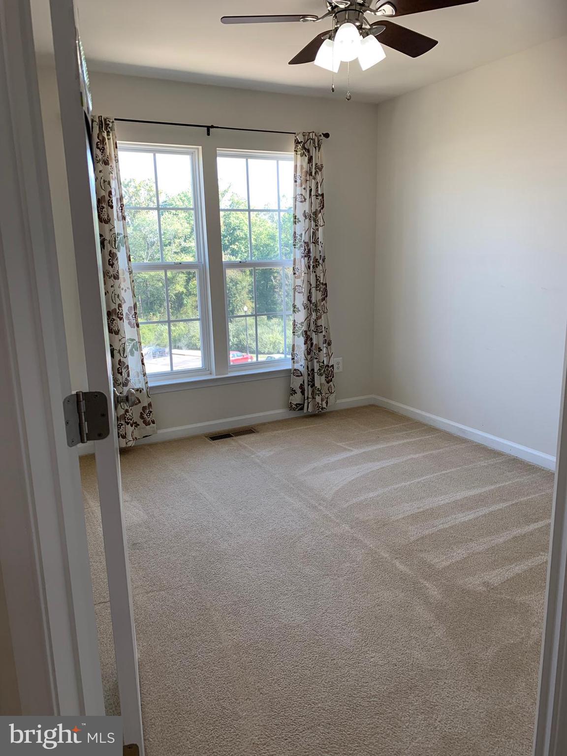 8960 Dahlgren Ridge Road Manassas, VA 20111 - Photo 27 of 39