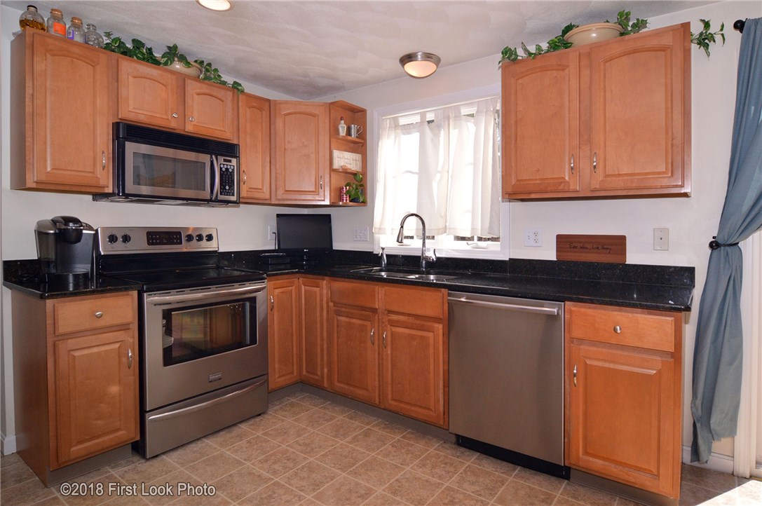 35 Rolling Meadows Road Burrillville, RI 02859 - Photo 3 of 35