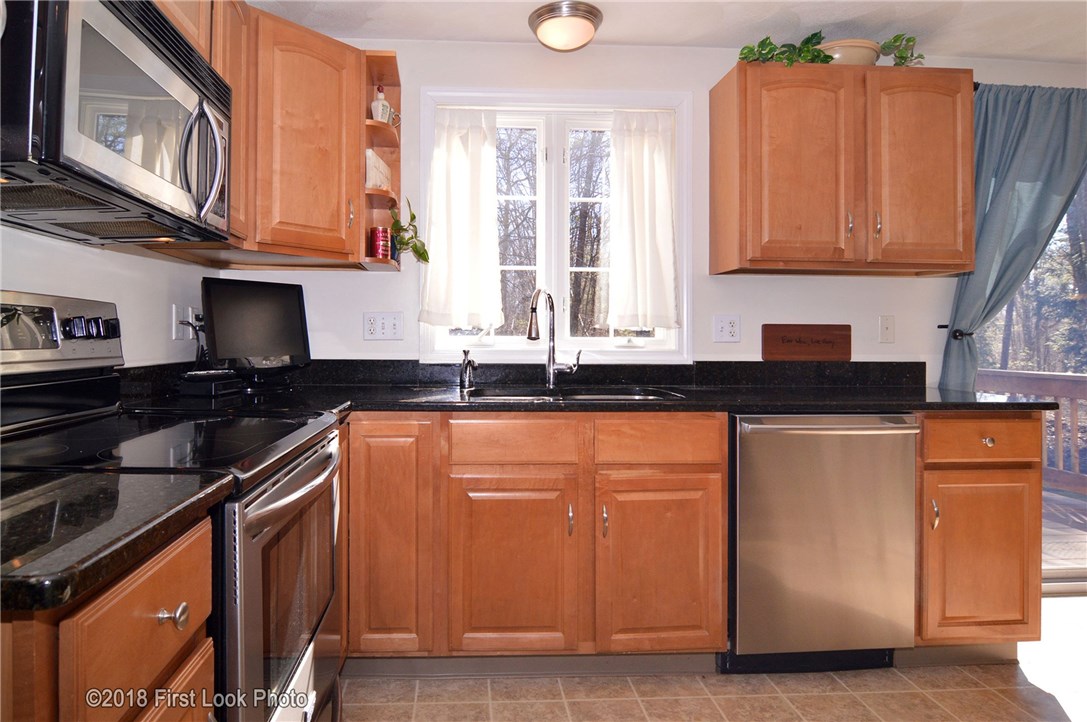 35 Rolling Meadows Road Burrillville, RI 02859 - Photo 5 of 35
