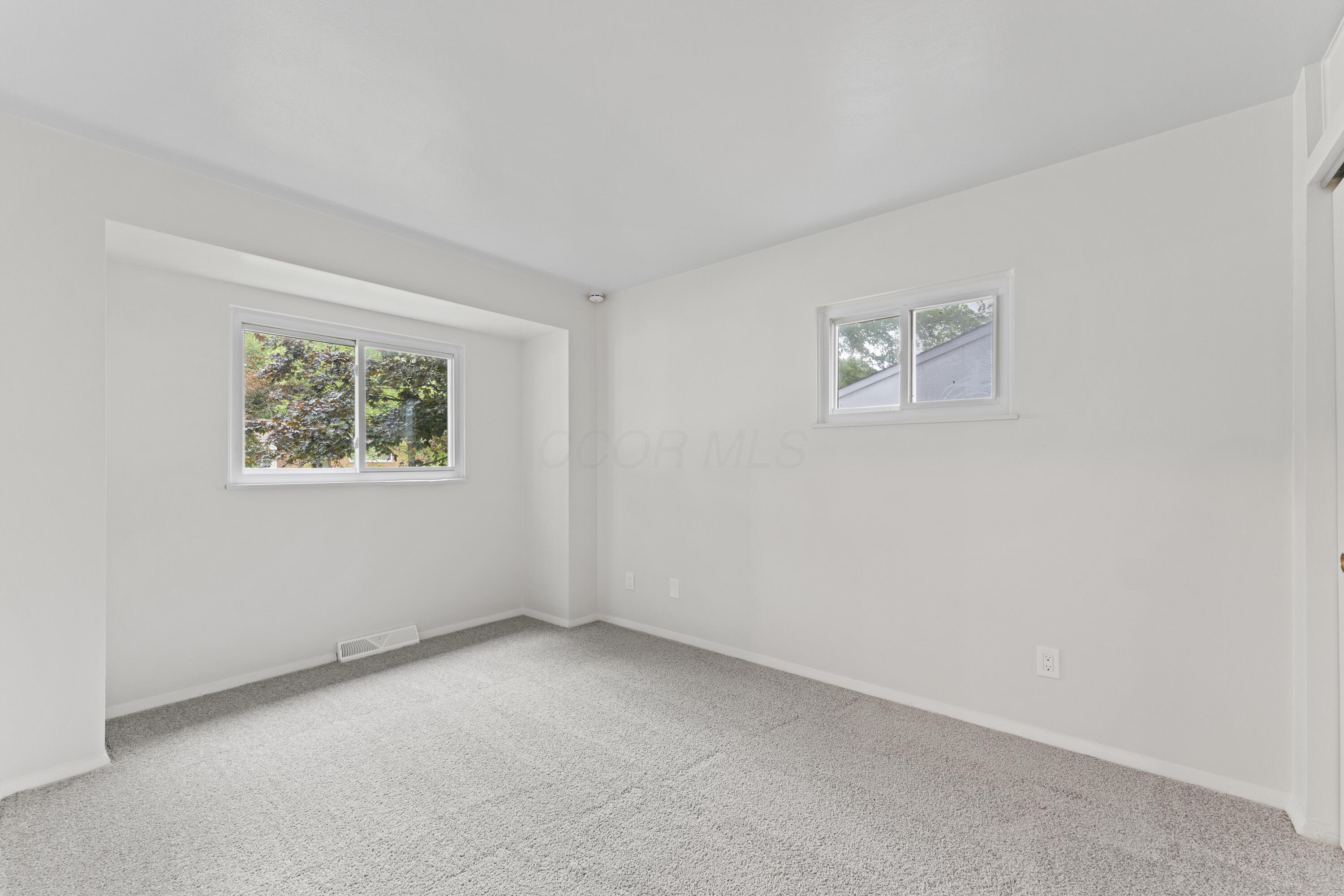 1116 South Yearling Road Columbus, OH 43227 - Photo 7 of 17 dsc03065