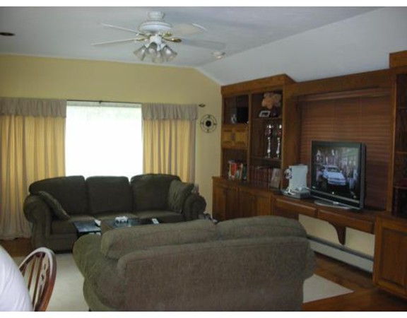 24 Perry Road Quincy, MA 02170 - Photo 8 of 17 Gallery Image 8