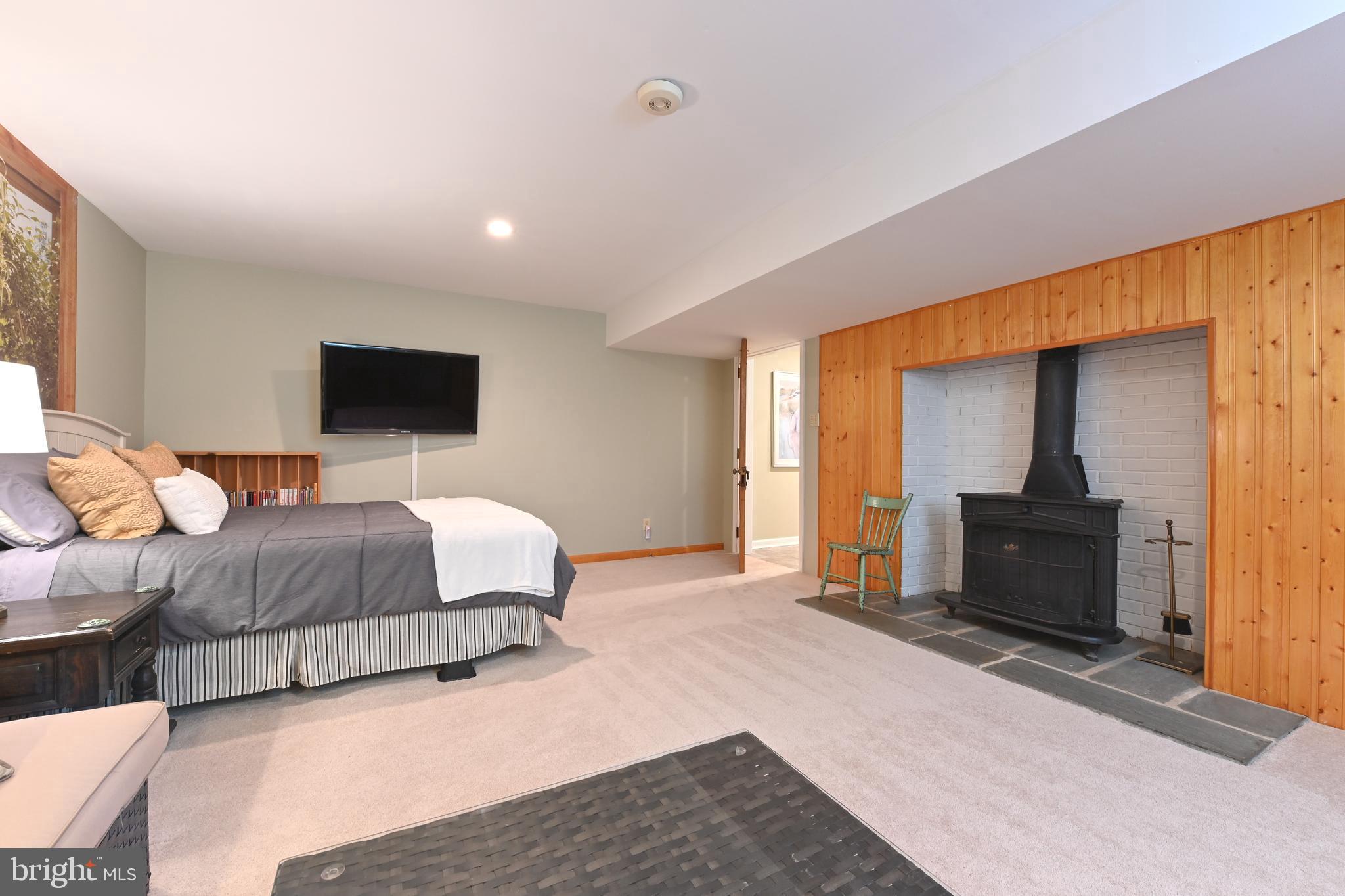 2520 Colonial Road Accokeek, MD 20607 - Photo 33 of 74 a bedroom with a bed and a couch