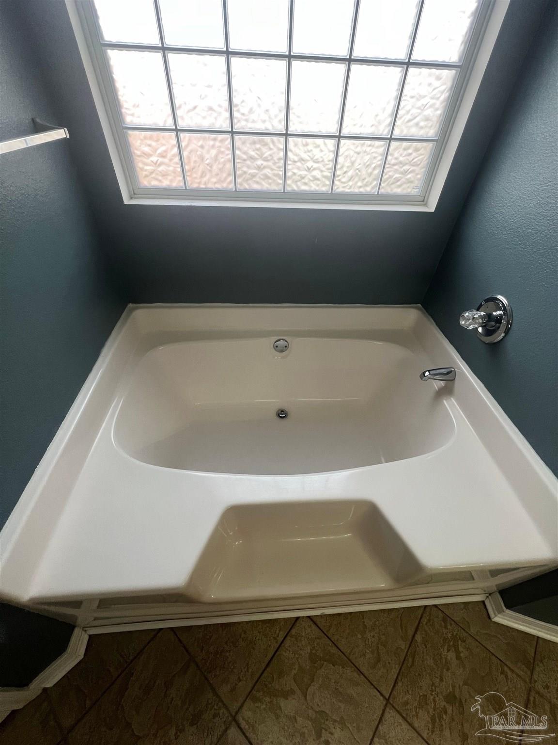 4804 Ribault Lane Milton, FL 32570 - Photo 16 of 23