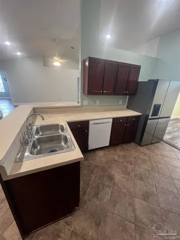 $2,075 | 4804 Ribault Lane, Milton, FL 32570