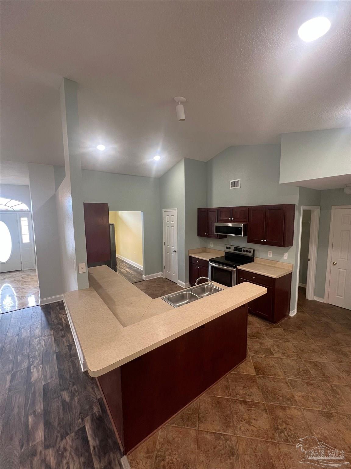 4804 Ribault Lane Milton, FL 32570 - Photo 8 of 23