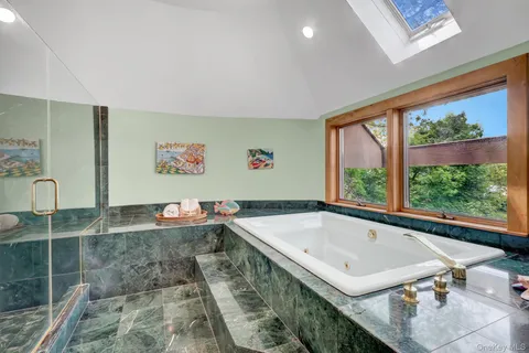 $3,295,000 | 35 Sunview Drive, Glen Cove, NY 11542