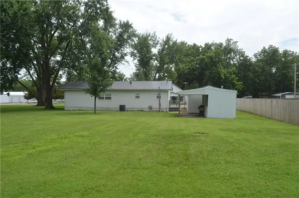 $185,000 | 24 West 2nd Street, Adrian, MO 64720