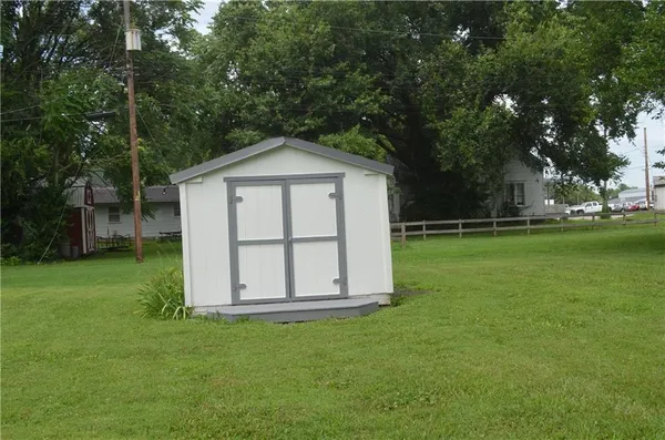 $185,000 | 24 West 2nd Street, Adrian, MO 64720