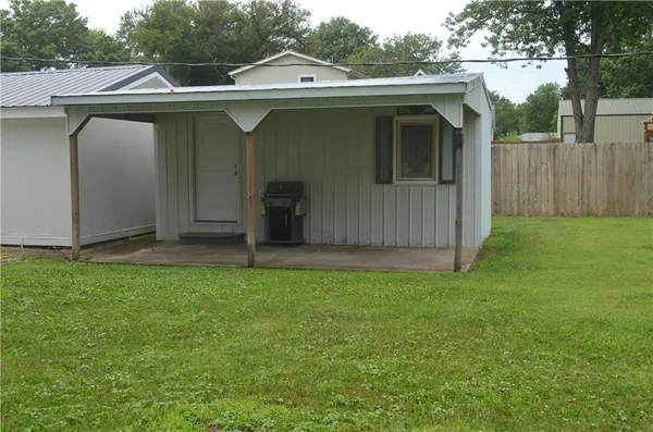 $185,000 | 24 West 2nd Street, Adrian, MO 64720