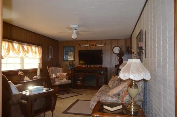 $185,000 | 24 West 2nd Street, Adrian, MO 64720