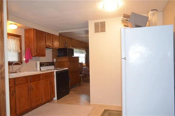 $185,000 | 24 West 2nd Street, Adrian, MO 64720