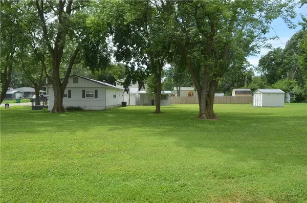 $185,000 | 24 West 2nd Street, Adrian, MO 64720
