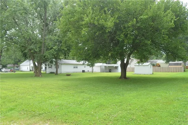$185,000 | 24 West 2nd Street, Adrian, MO 64720