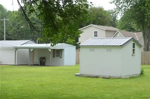$185,000 | 24 West 2nd Street, Adrian, MO 64720