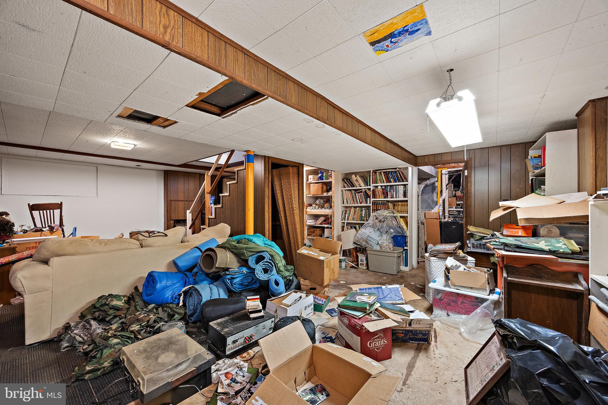 506 Cambridge Drive Newark, DE 19711 - Photo 29 of 38 a bedroom with furniture and a window