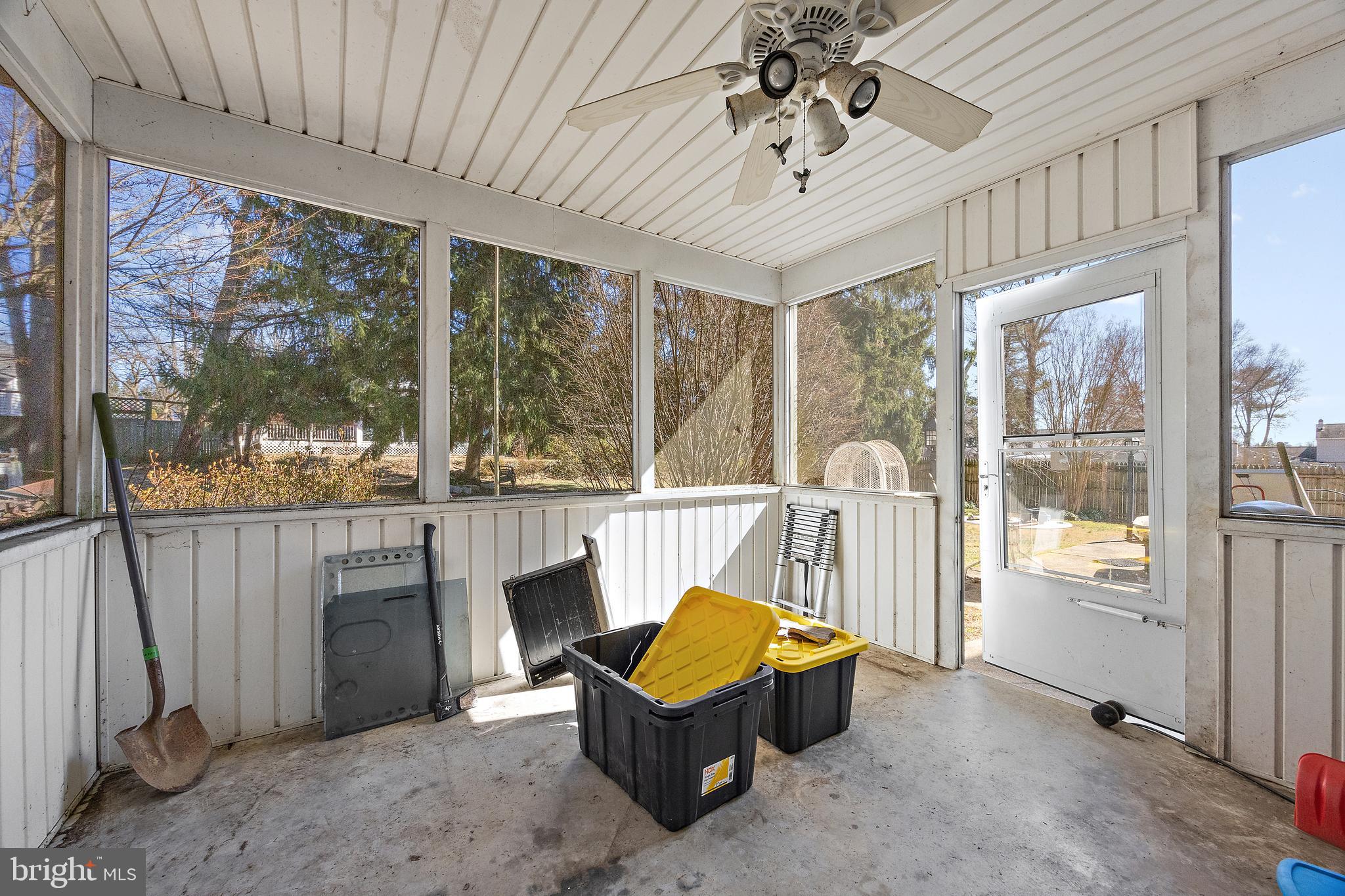 506 Cambridge Drive Newark, DE 19711 - Photo 32 of 38 a living room with furniture and a fireplace