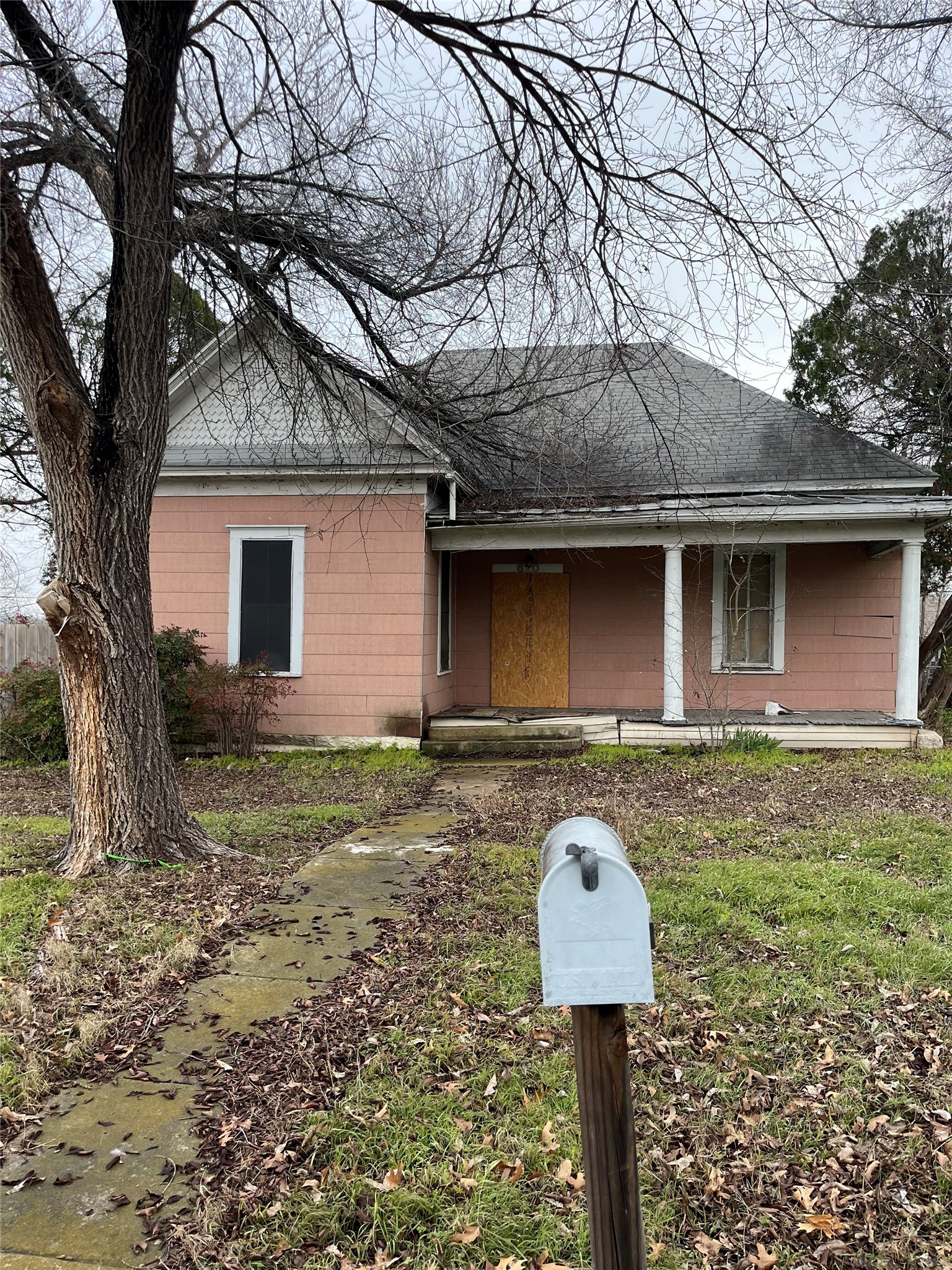 620 Washburn Street Taylor, TX 76574 - Photo 1 of 2