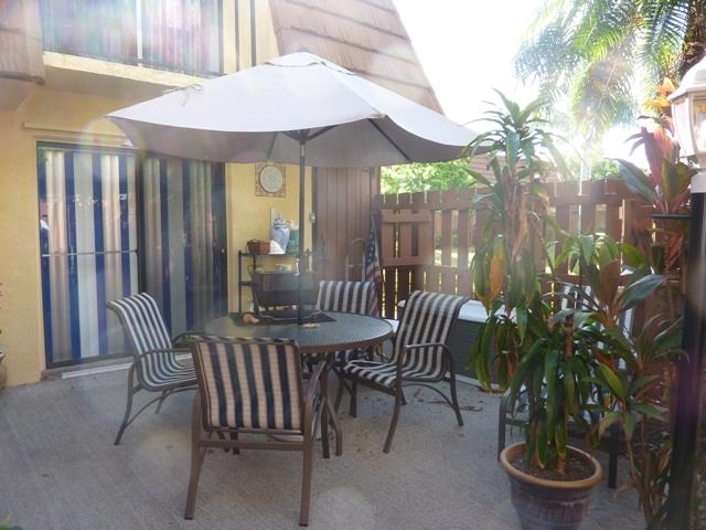 825 Center Street, Unit 30D Jupiter, FL 33458 - Photo 10 of 15 Courtyard