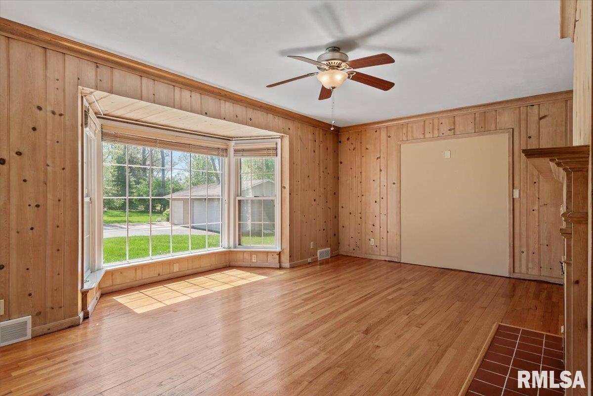41 West Hazel Dell Lane Springfield, IL 62703 - Photo 13 of 61