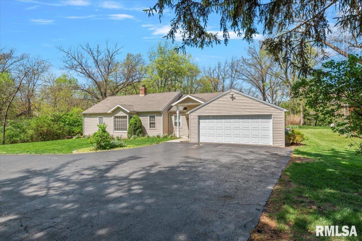 41 West Hazel Dell Lane Springfield, IL 62703 - Photo 3 of 61