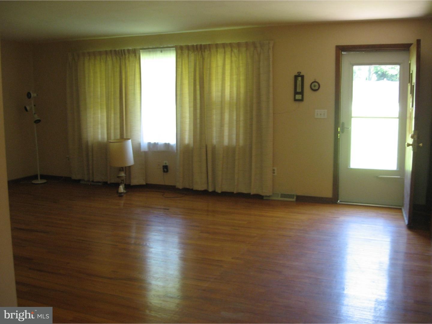 1969 Newark Road Lincoln University, PA 19352 - Photo 13 of 19 Living Room
