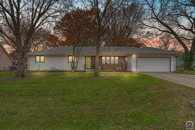 $287,000 | 3007 Southeast Starlite Drive, Topeka, KS 66605