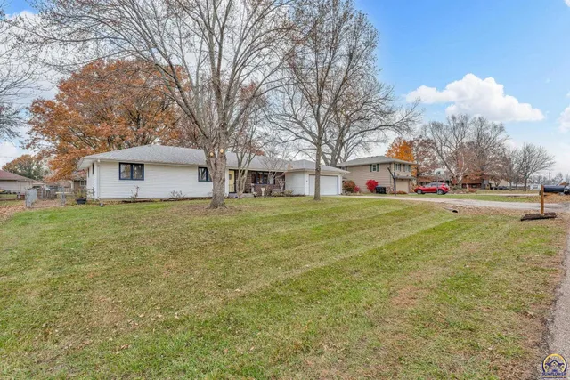 $287,000 | 3007 Southeast Starlite Drive, Topeka, KS 66605