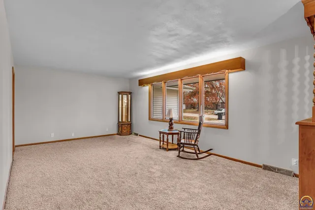 $287,000 | 3007 Southeast Starlite Drive, Topeka, KS 66605