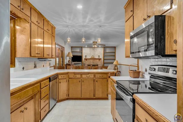 $287,000 | 3007 Southeast Starlite Drive, Topeka, KS 66605