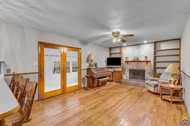 $287,000 | 3007 Southeast Starlite Drive, Topeka, KS 66605